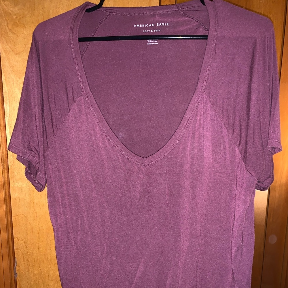 American Eagle Mauve V-Neck